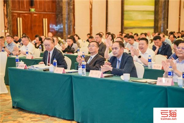 中国纺织机械协会第九次会员大会暨九届一次理事会在苏州成功召开